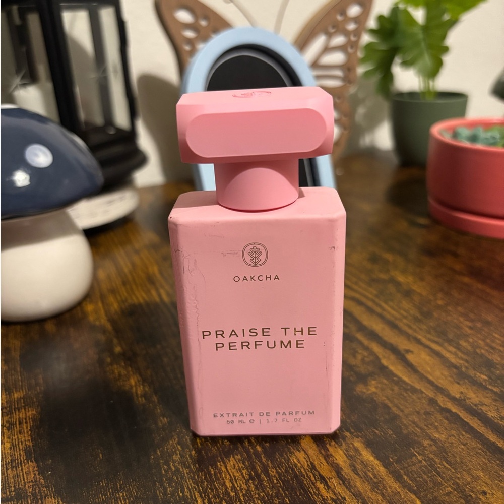 Oakcha Praise the Perfume